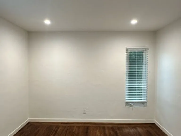 221 N El Camino Real — Photo 12