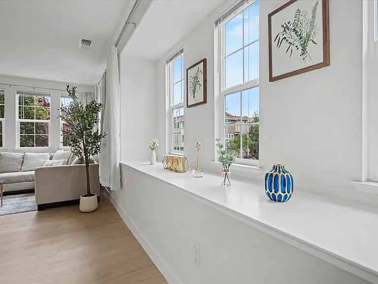 6380 Monterey Way — Photo 11