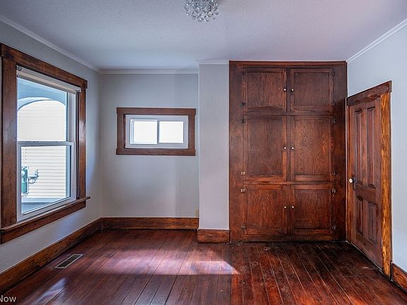 5th image of 515 N 7th St