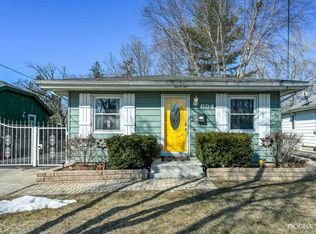 694 Parkway Ave, Elgin, IL 60120