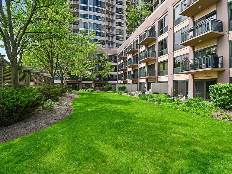 807 Davis St #314 — Photo 21