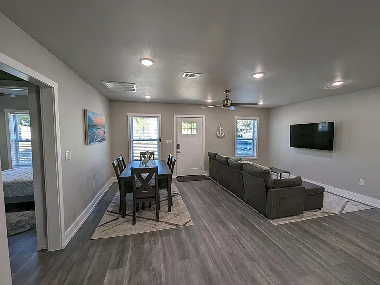 2041 W Intendencia St — Photo 3