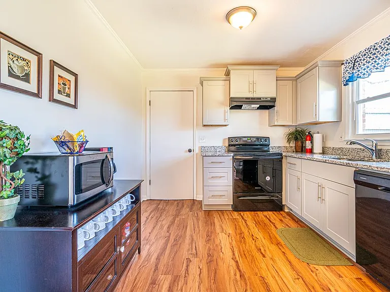 121 Forrest Dr — Photo 12