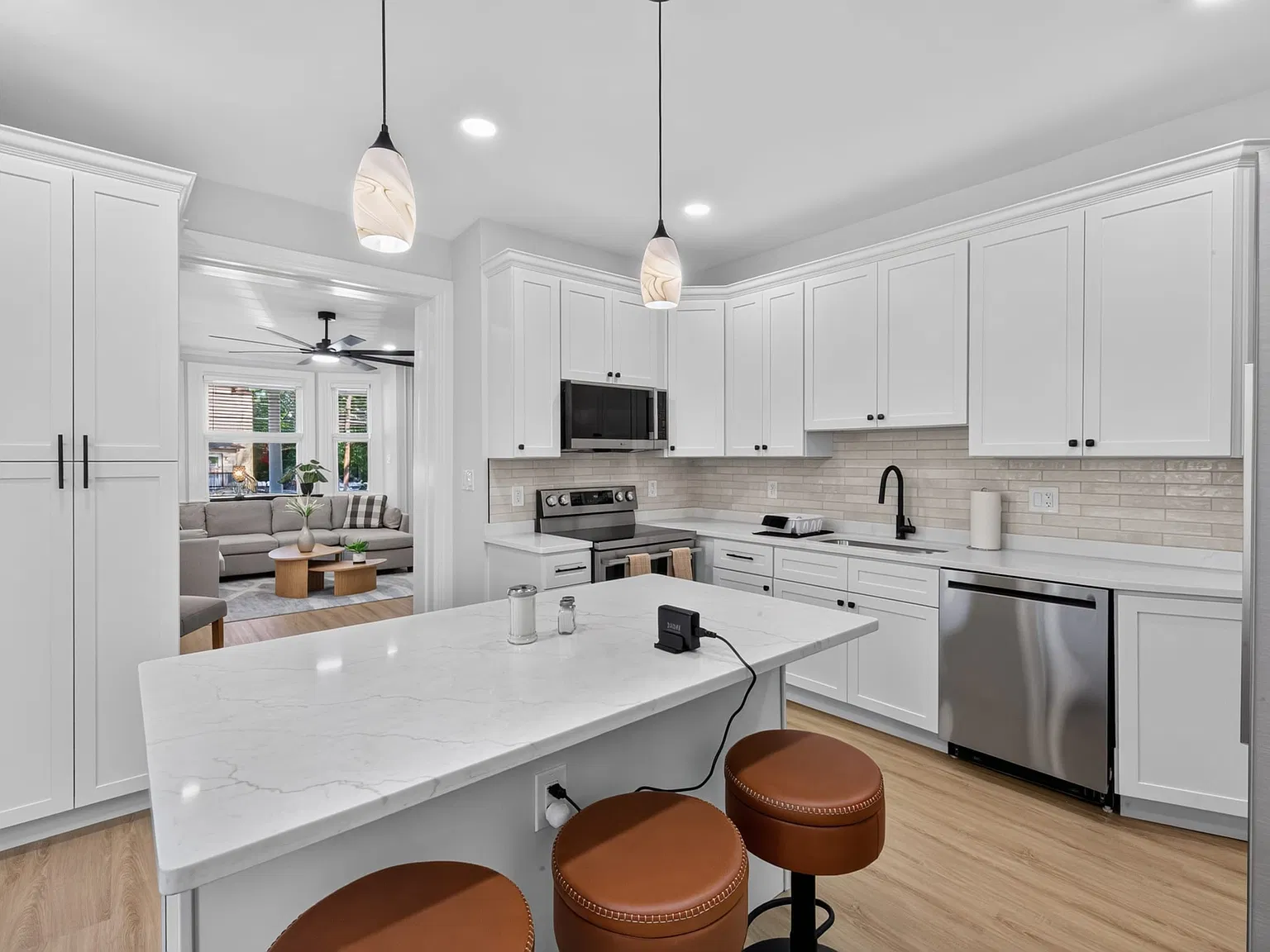 3 bed, $2,900 — Photo 4