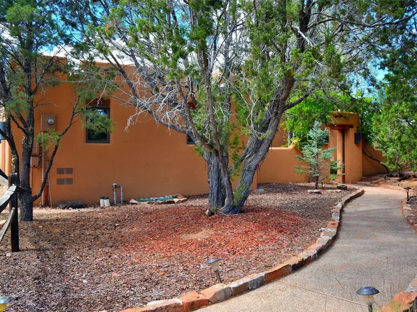 1320 Vista Morada, Santa Fe, NM 87506
