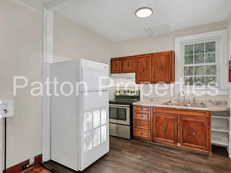 822-824 Cedar Terrace - Inside CofC - R16404-08-23 — Photo 11