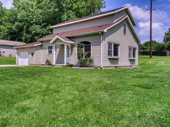 6622 Heritage Dr, Newburgh, IN 47630