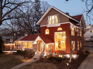 2675 E Lake Of The Isles Pkwy, Minneapolis, MN 55408
