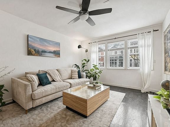 3rd image of 1721 N Artesian Ave #1