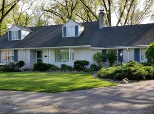 1824 Ridgewood Cir, South Bend, IN 46617