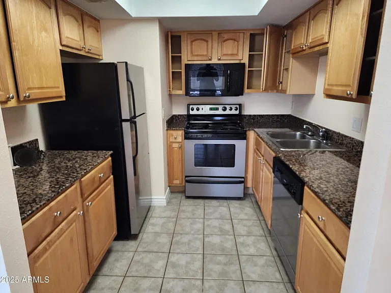 3329 W Danbury Dr #216 — Photo 9