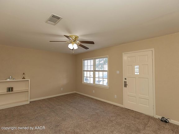 4th image of 1403 Clover Dr