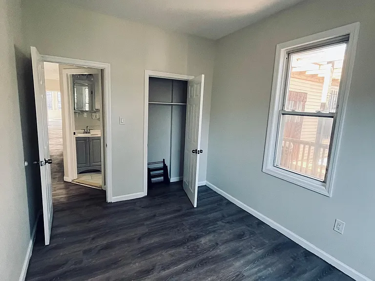 182 Bergen Ave #1 — Photo 8