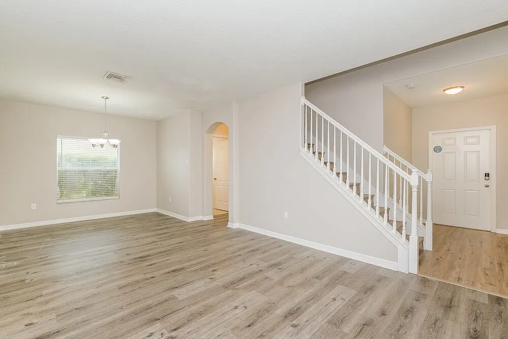 4 bed, 2.5 bath, 2117 sqft, $2,255 — Photo 4