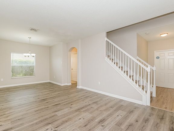 4th image of 1025 Seminole Sky Dr