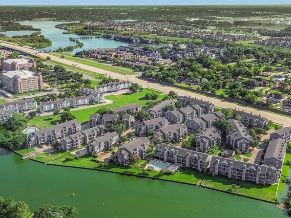 18515 Egret Bay Blvd APT 702, Houston, TX 77058