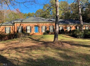208 Village Dr, Lagrange, GA 30240