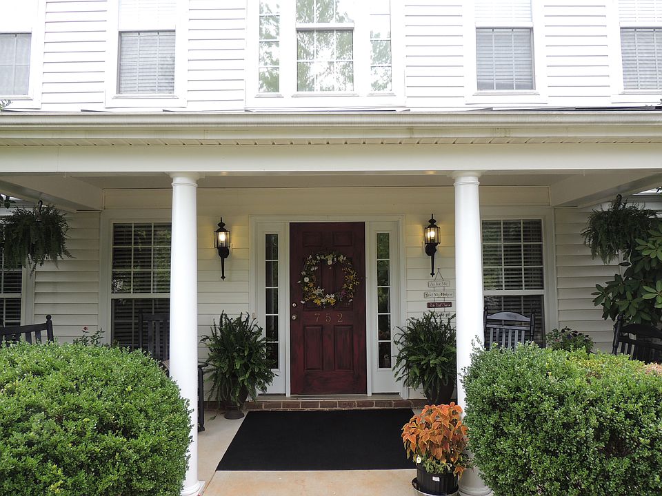 1st image of 752 Georgie St