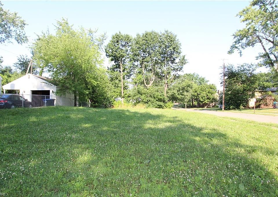 2nd image of 1732 Evergreen Ave