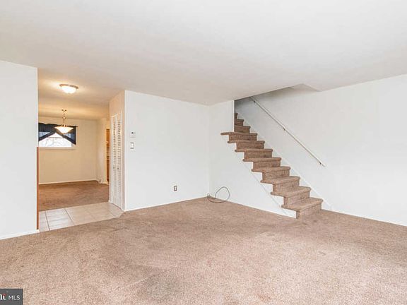 3rd image of 824 Lawler St