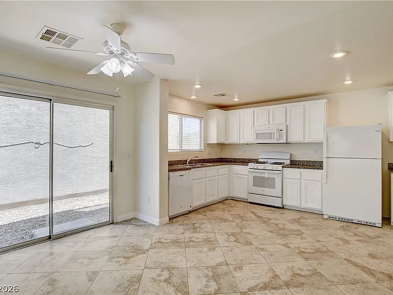 4208 Perfect Drift St — Photo 10