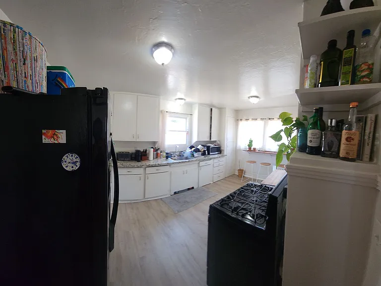 550-554 556 Foothill Blvd — Photo 55