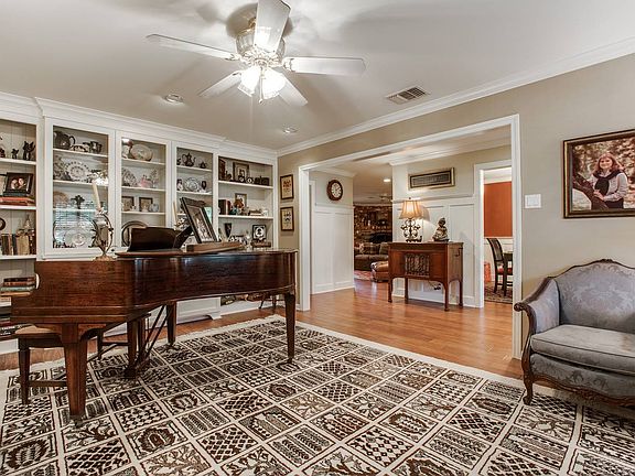 4th image of 6914 Scotsdale Dr