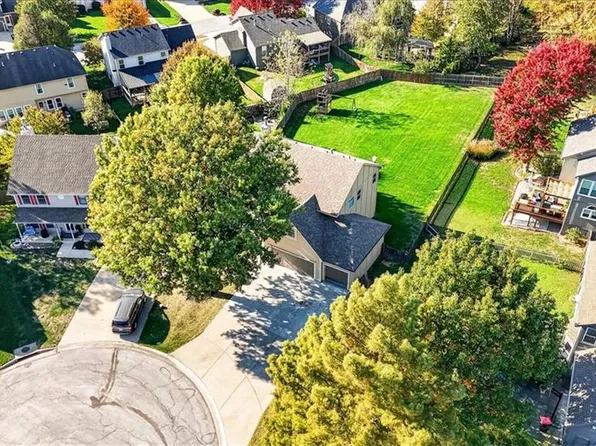 1148 SW Pacific Cir, Lees Summit, MO 64081