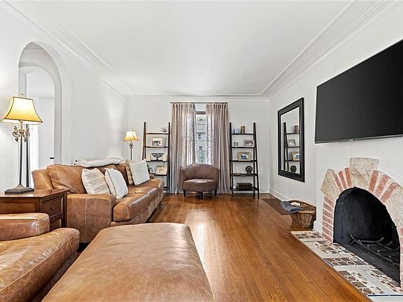 5th image of 1208 W 72nd St