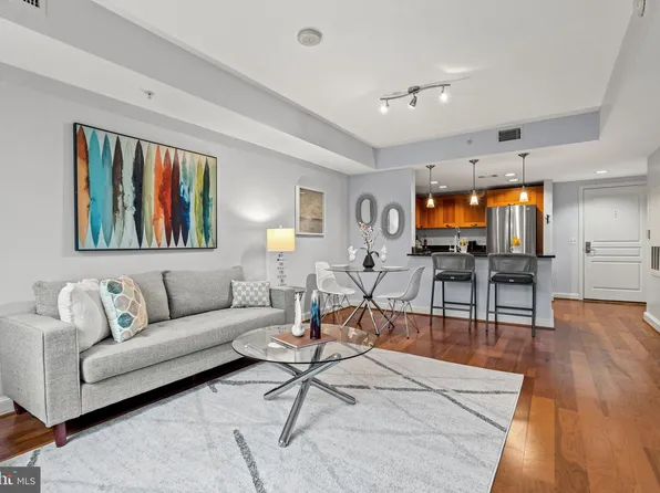 2451 Midtown Ave APT 302, Alexandria, VA 22303