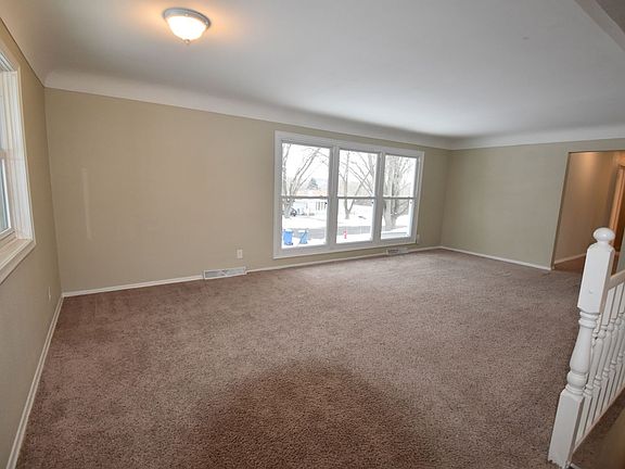 3rd image of 13709 Shirley Dr