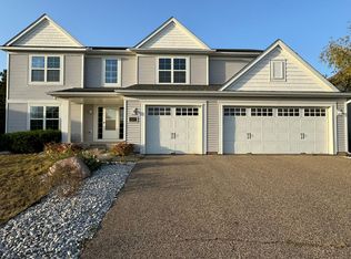 2117 Vermillion Curv, Woodbury, MN 55129