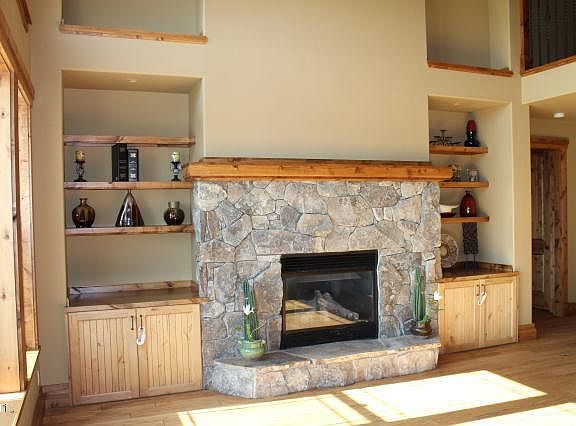 3rd image of 284 E Bowman Dr