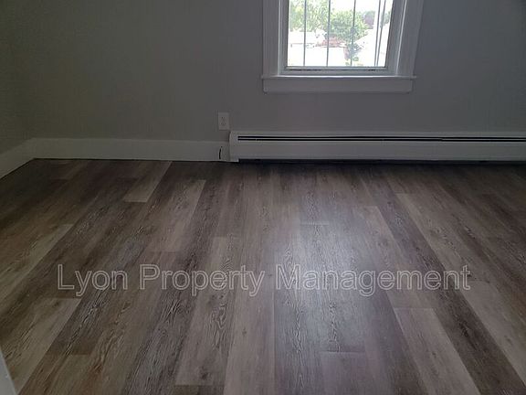 4th image of 171 Lyon Ave Floor 3
