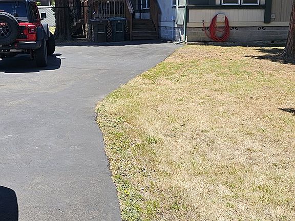 3rd image of 220 Wild River Dr