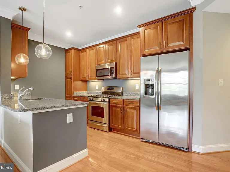 1023 N Royal St #312 — Photo 4