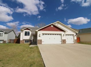 1800 27th St NW, Minot, ND 58703