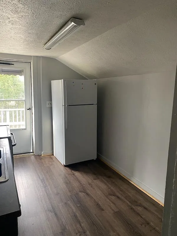 3 bed, 650 sqft, $800 — Photo 4