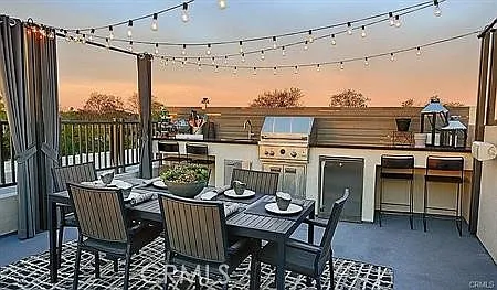 3 bed, 4.0 bath, 1928 sqft, $5,600 — Photo 3