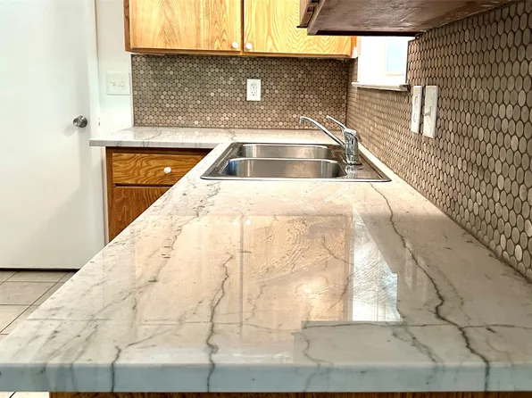 1107 Darlene Ln, Arlington, TX 76010