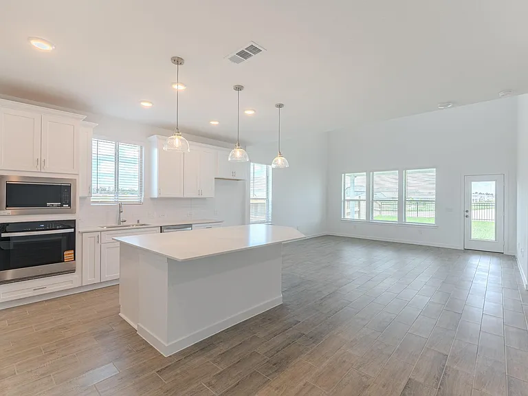 14606 Daffodil Plains Ln — Photo 5