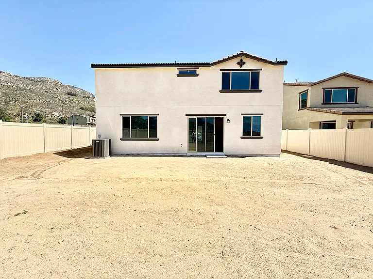 21554 Milam Dr — Photo 3