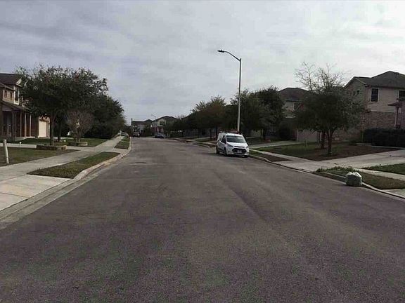 Exterior Neighborhood (street photo)