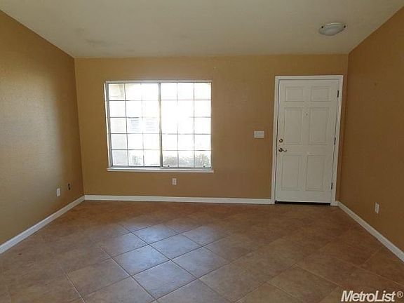 2nd image of 3816 Hollywood Dr