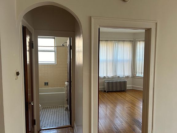 5th image of 3046 N Laramie Ave