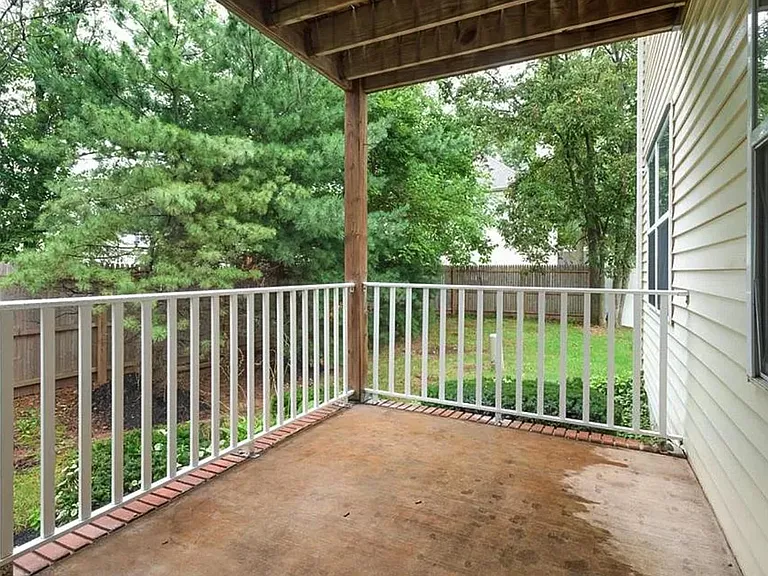356 Keswick Dr — Photo 16