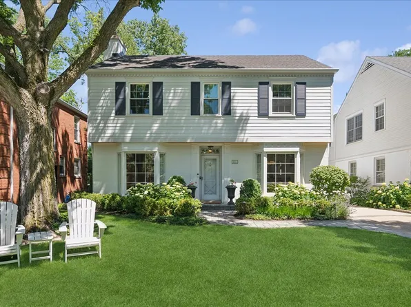 2236 Kenilworth Ave, Wilmette, IL 60091