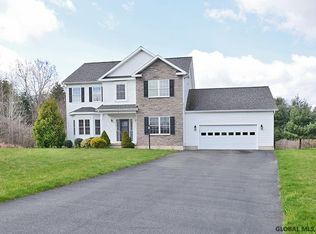9 Nicole Ct, Clifton Park, NY 12065