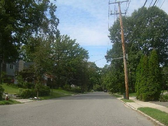 4th image of 106 Oxford Blvd