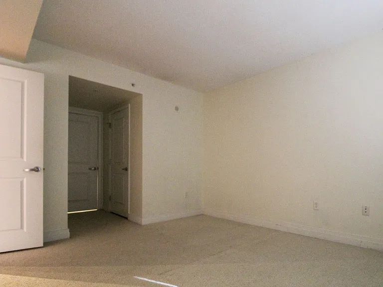 915 E St NW #802 — Photo 14